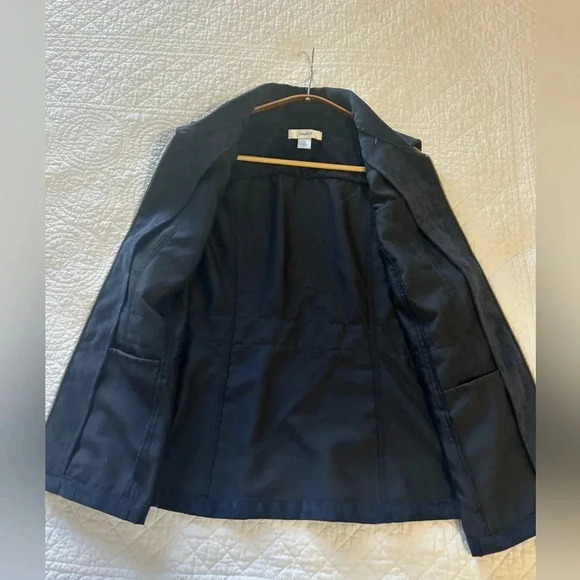 Fall 2025 Trend. CJ Banks Navy Microsuede Vest. Luxe Neutral. Layering. Suede. - Picture 6 of 6